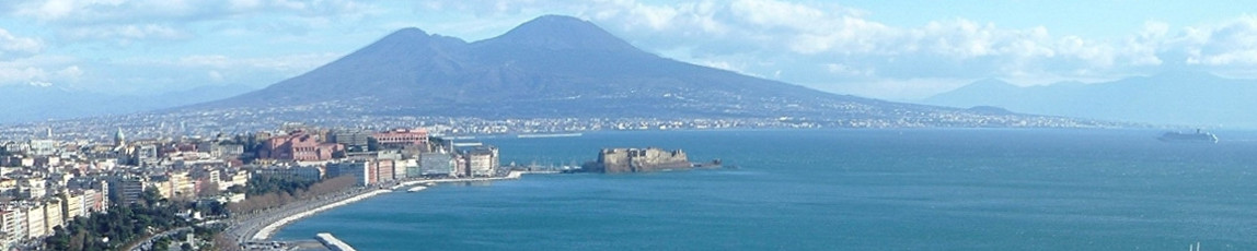 ''Napoli sembra una città,</br> ma è una nazione'' […]</br></br>  Lucio Dalla